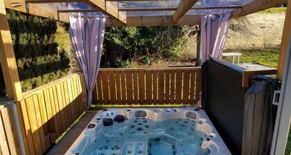 MONTAGNE LAC ET SPA   (jacuzzi privé) (NOUVEAU)