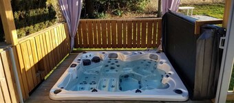 MONTAGNE LAC ET SPA   (jacuzzi privé) (NOUVEAU)