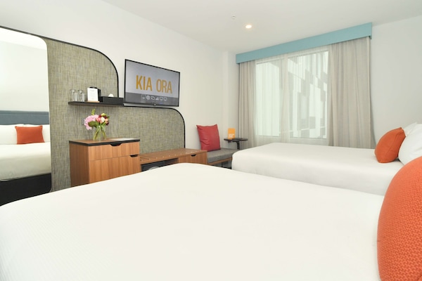 Deluxe Twin | In-room safe, desk, laptop workspace, blackout drapes