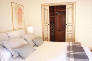 6 bedrooms, WiFi