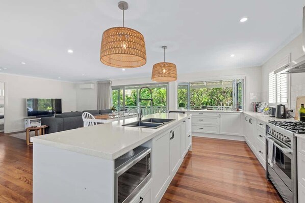 Fridge, microwave, oven, dishwasher