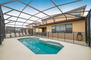 Villa familiare, lato giardino | 5 camere, con stile personalizzato, con arredamento individuale