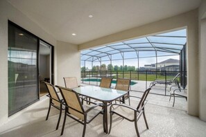 Familienvilla, zum Garten hin | Balkon
