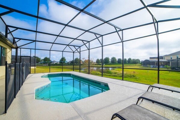 패밀리 빌라, 정원 | 5 개의 침실, 각각 다른 스타일의 인테리어, 각각 다르게 가구 비치