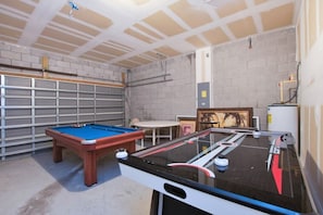 Villa Familiale, côté jardin | Salle de jeux