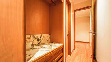 Individually decorated, individually furnished, desk, soundproofing