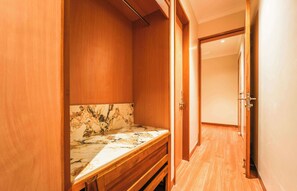 Decoración individual, mobiliario individual, escritorio