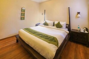 Individually decorated, individually furnished, desk, soundproofing