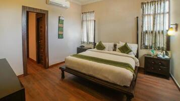 Individually decorated, individually furnished, desk, soundproofing