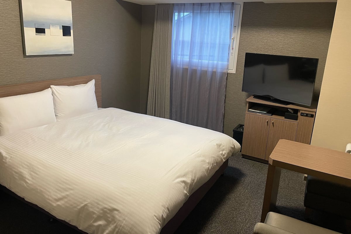 1 chambre, bureau, Wi-Fi gratuit, draps fournis