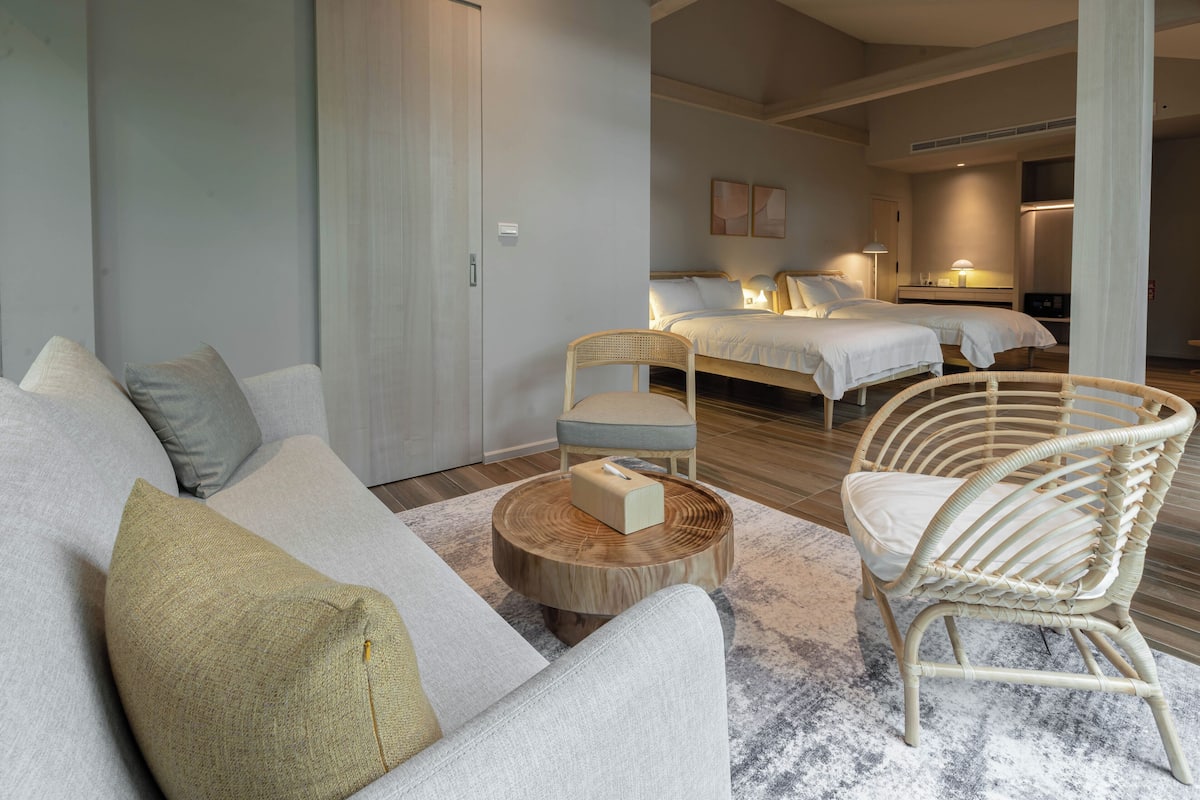 deluxe villa | in-room safe, desk, soundproofing, free wifi