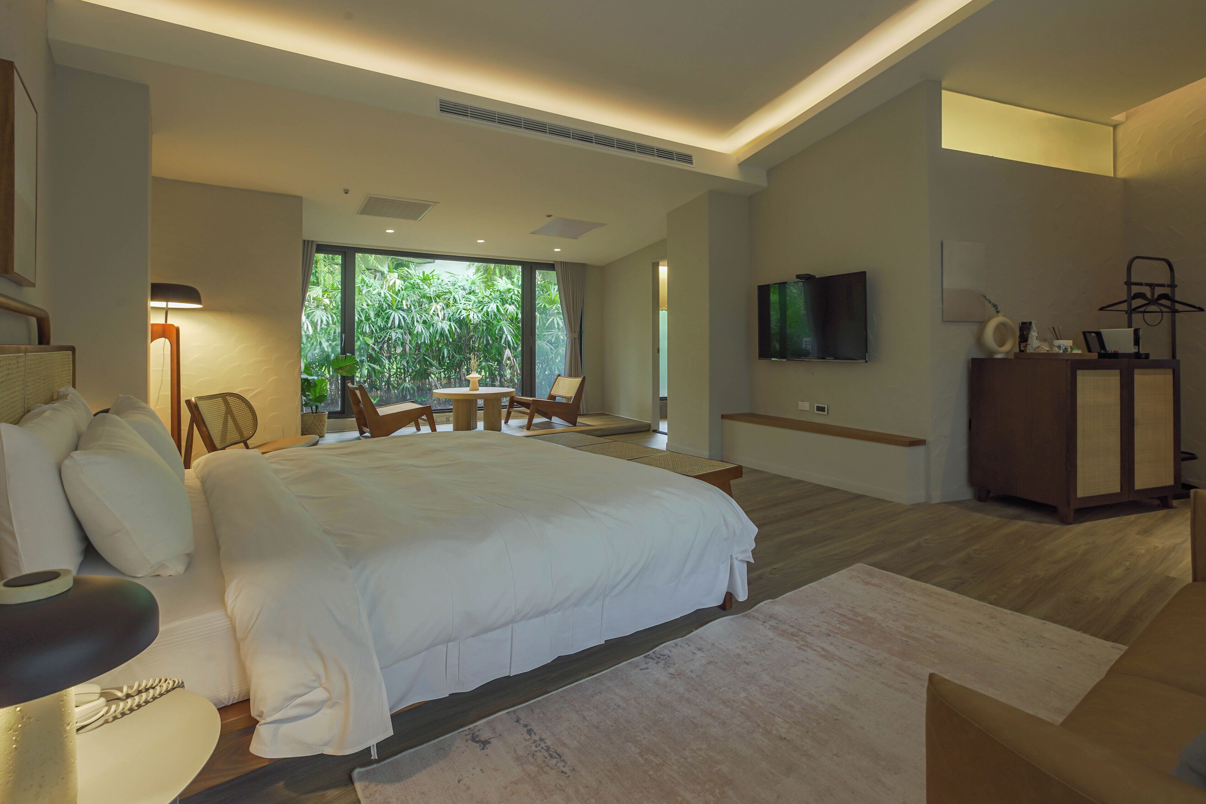 double room, garden view | in-room safe, desk, soundproofing, free wifi