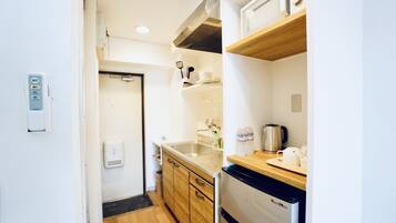 City Double Room | Private kitchenette | Fridge, microwave, stovetop, electric kettle