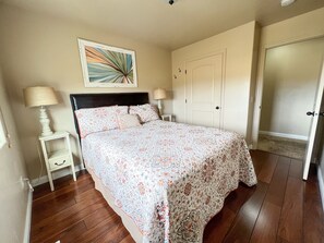 3 bedrooms, desk, iron/ironing board, free WiFi