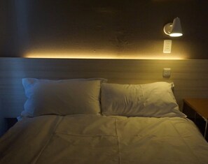 Habitación doble urbana | Escritorio, tabla de planchar con plancha y wifi gratis 