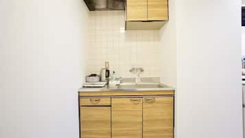 City Double Room | Private kitchenette | Fridge, microwave, stovetop, electric kettle