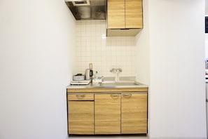 City Double Room | Private kitchenette | Fridge, microwave, stovetop, electric kettle