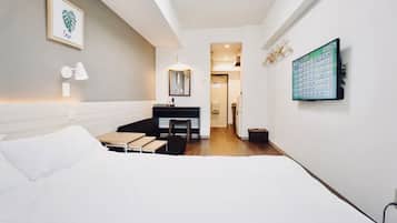 City Double Room | Desk, iron/ironing board, free WiFi