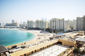 View from room - Dream Inn Tiara Palm Jumeirah (Dubai)
