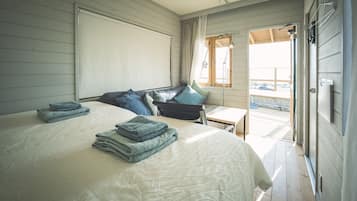 3 bedrooms, WiFi, bed sheets