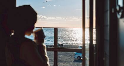 Surplombant la mer èŻ ă Remorque confortable Remise en semaine, remise Ă long terme, Wi-Fi disponible ă ăœ ăł ăł Travail sur PC tout en regardant la mer çŽ Environ 90 minutes de Tokyo