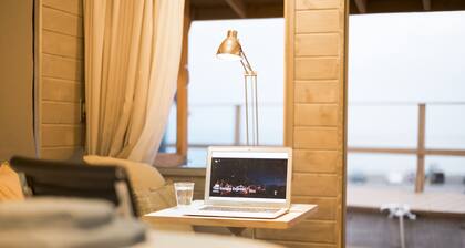 Surplombant la mer èŻ ă Remorque confortable Remise en semaine, remise Ă long terme, Wi-Fi disponible ă ăœ ăł ăł Travail sur PC tout en regardant la mer çŽ Environ 90 minutes de Tokyo