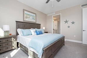 3 bedrooms, iron/ironing board, WiFi, bed sheets - Exclusive Anna Maria Sound Waterfront Retreat with Shared Pool & Sunset Serenity (Bradenton)