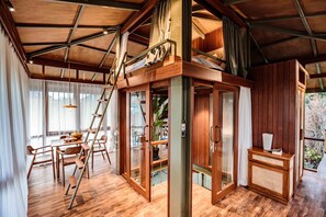 Treehouse Ficus | Minibar, in-room safe, laptop workspace, free WiFi - Grün Canggu Garden (Canggu)