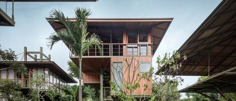 Minibar y caja de seguridad en la habitación