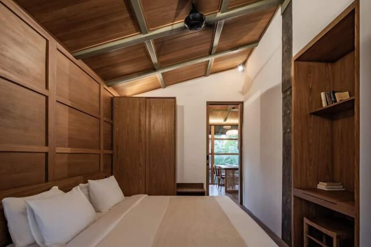 Minibar, in-room safe, laptop workspace, free WiFi