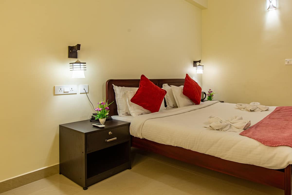 Executive Room | Individually decorated, individually furnished, desk, soundproofing