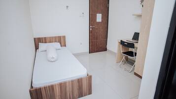 Laptop workspace, free WiFi, bed sheets