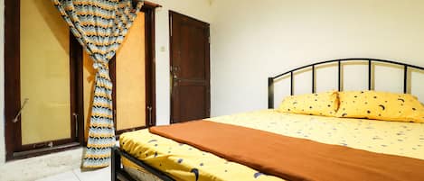 Kamar Double Standar | Meja kerja