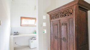 Superior Room with FAN | Desk, WiFi (free) - Matahari House Ubud (Ubud)