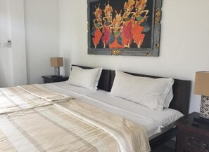 Desk, free WiFi - Matahari House Ubud (Ubud)