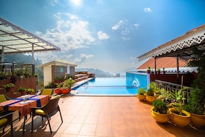 Outdoor pool - Sinclairs Gangtok (Gangtok)