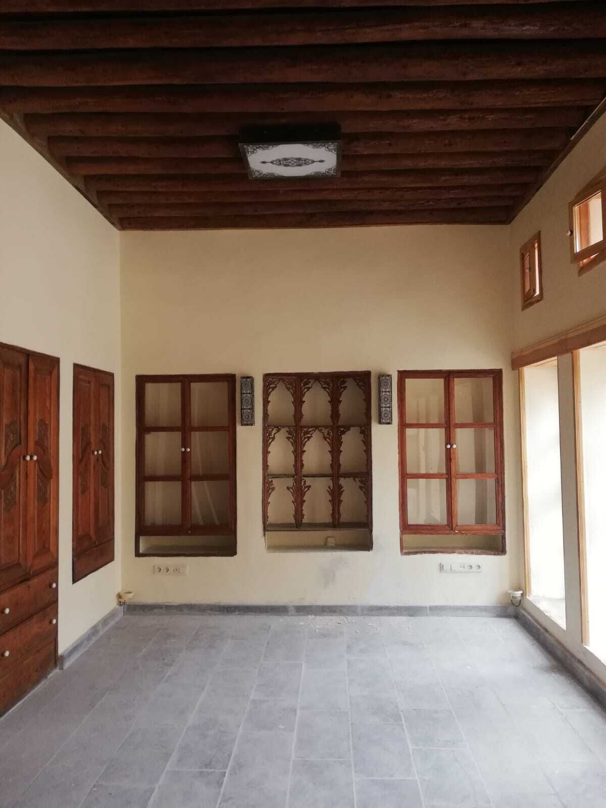 واي فاي مجانًا وملاءات أسرّة