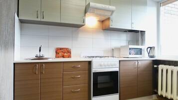 Apartment | Eigene Küche | Großer Kühlschrank, Mikrowelle, Herdplatte, Wasserkocher