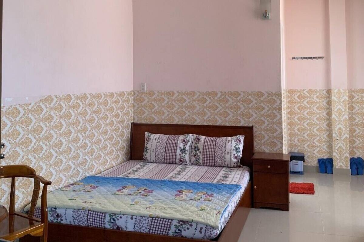Single Room | Iron/ironing board, free WiFi