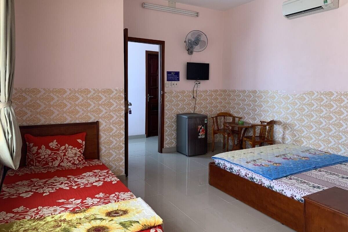 Double Room, 2 Double Beds | Iron/ironing board, free WiFi