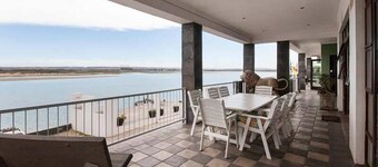 Isla Riverside Lodge