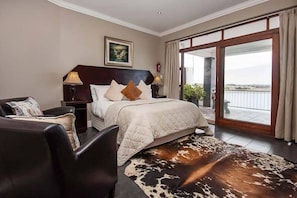 Deluxe Double Room, 1 King Bed, Balcony, River View | In-room safe, individually decorated, desk, laptop workspace - Isla Riverside Lodge (Gqeberha (Port Elizabeth))