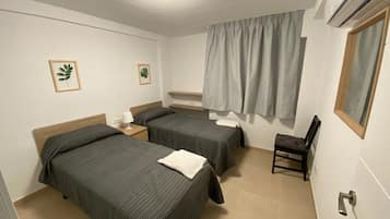 3 bedrooms, iron/ironing board, WiFi (surcharge), bed sheets