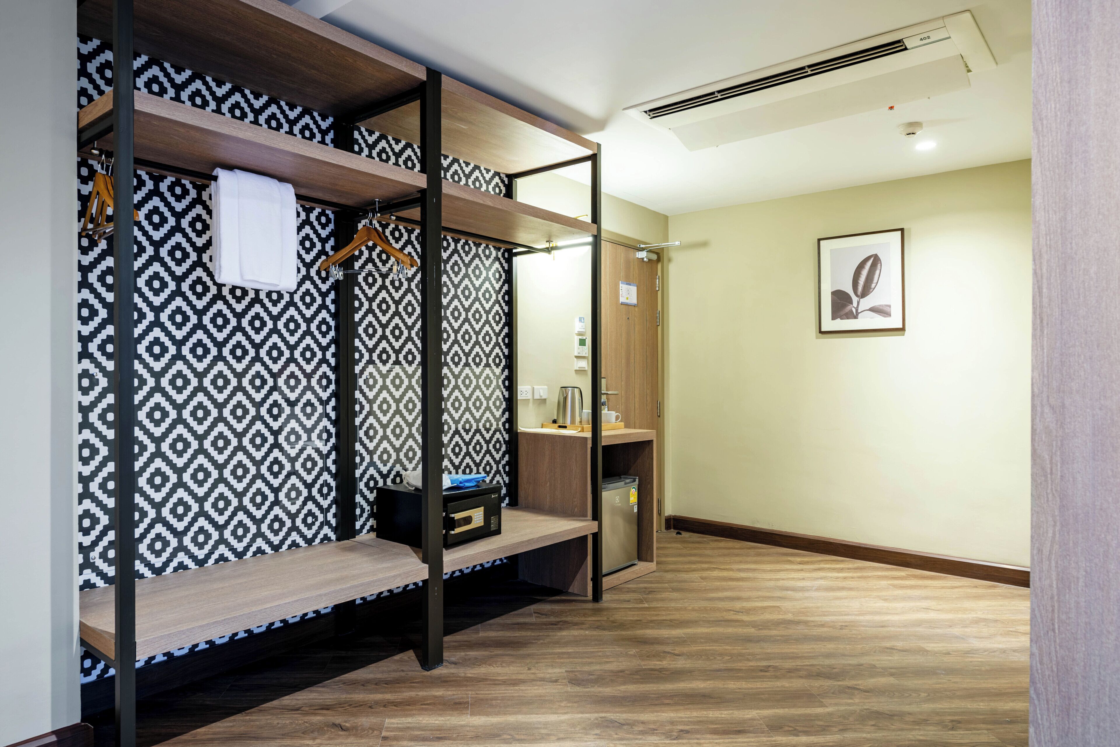 triple room | 1 bedroom, premium bedding, in-room safe, desk