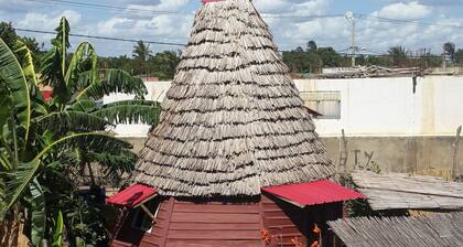 tipi maison chez l'habitant de matériaux naturels garde la fraßcheur (ecolodge)