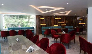 Restaurant - Hotel Blue Magnets (Dalhousie)