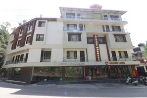 Mặt tiền nơi lưu trú