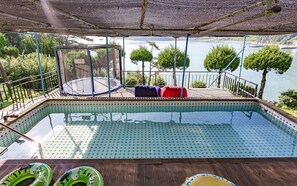 Seasonal outdoor pool - Arkro Pension (Namhae)