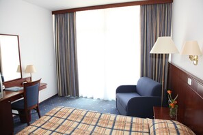 มินิบาร์, ตู้นิรภัยในห้องพัก, เปล/เตียงเด็กอ่อน, Wi-Fi ฟรี