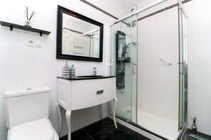 Apartment, 2 Bedrooms, Terrace, Sea View | Bathroom | Hair dryer, towels